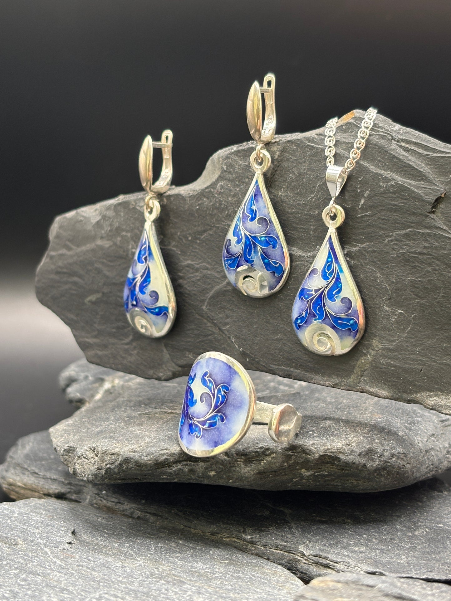 Komplekt "Azure Whispers"