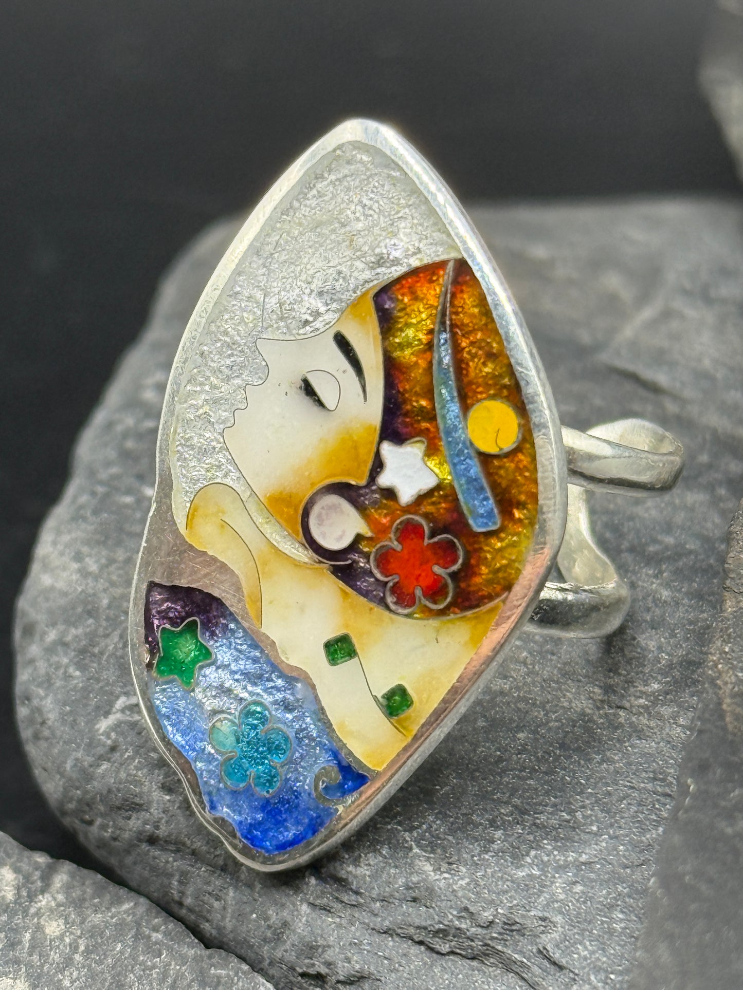 Ring “Woman with Flowers”
