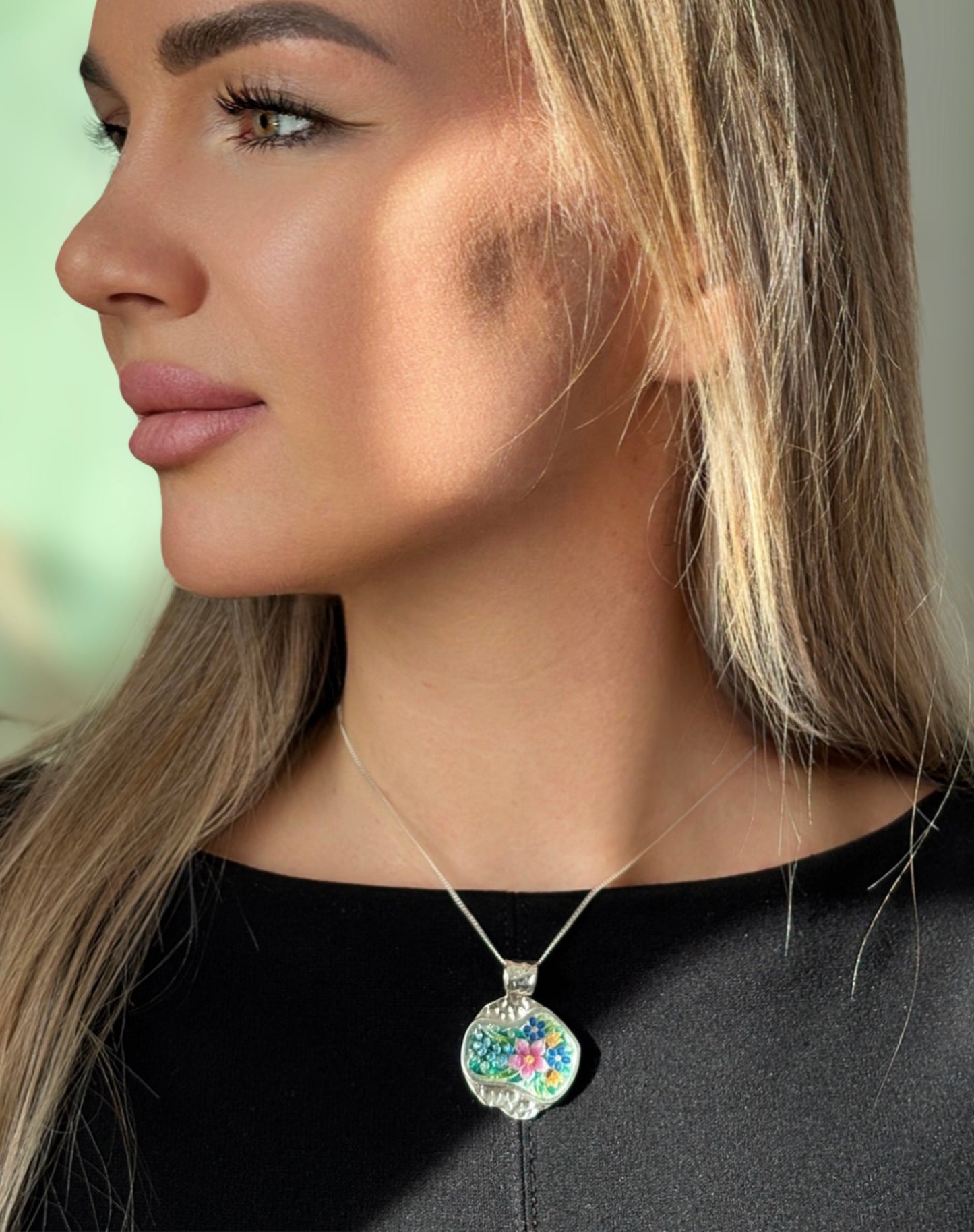 Pendant "Blooming Garden"