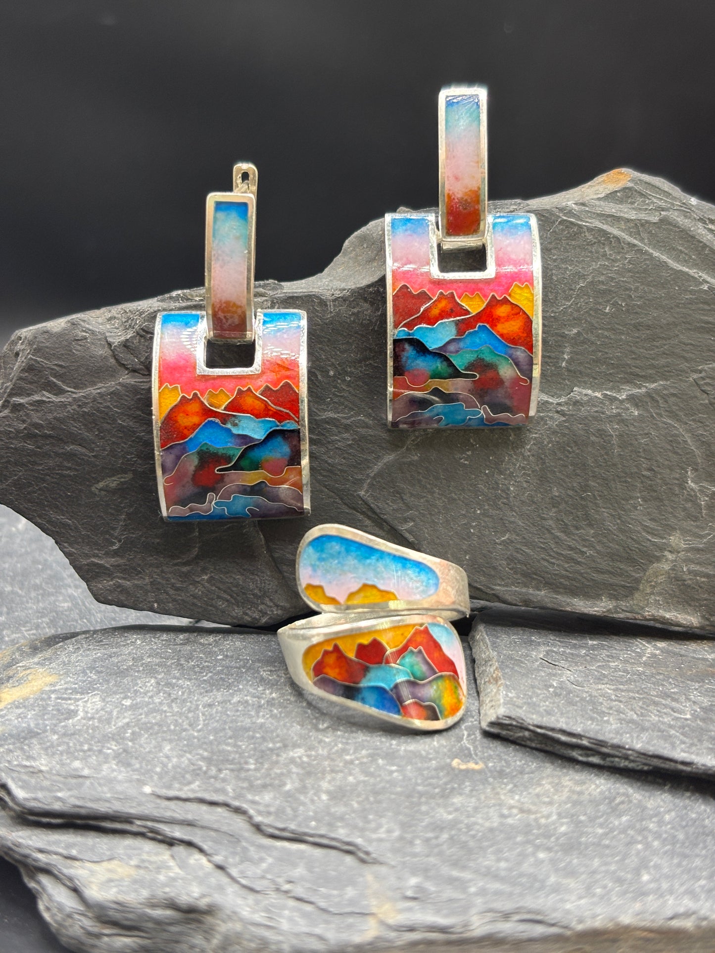 Set "Mountains at Sunset"