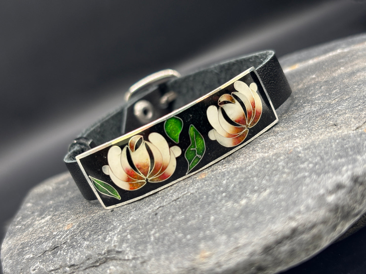 Käevõru "Magnolia Whisper"