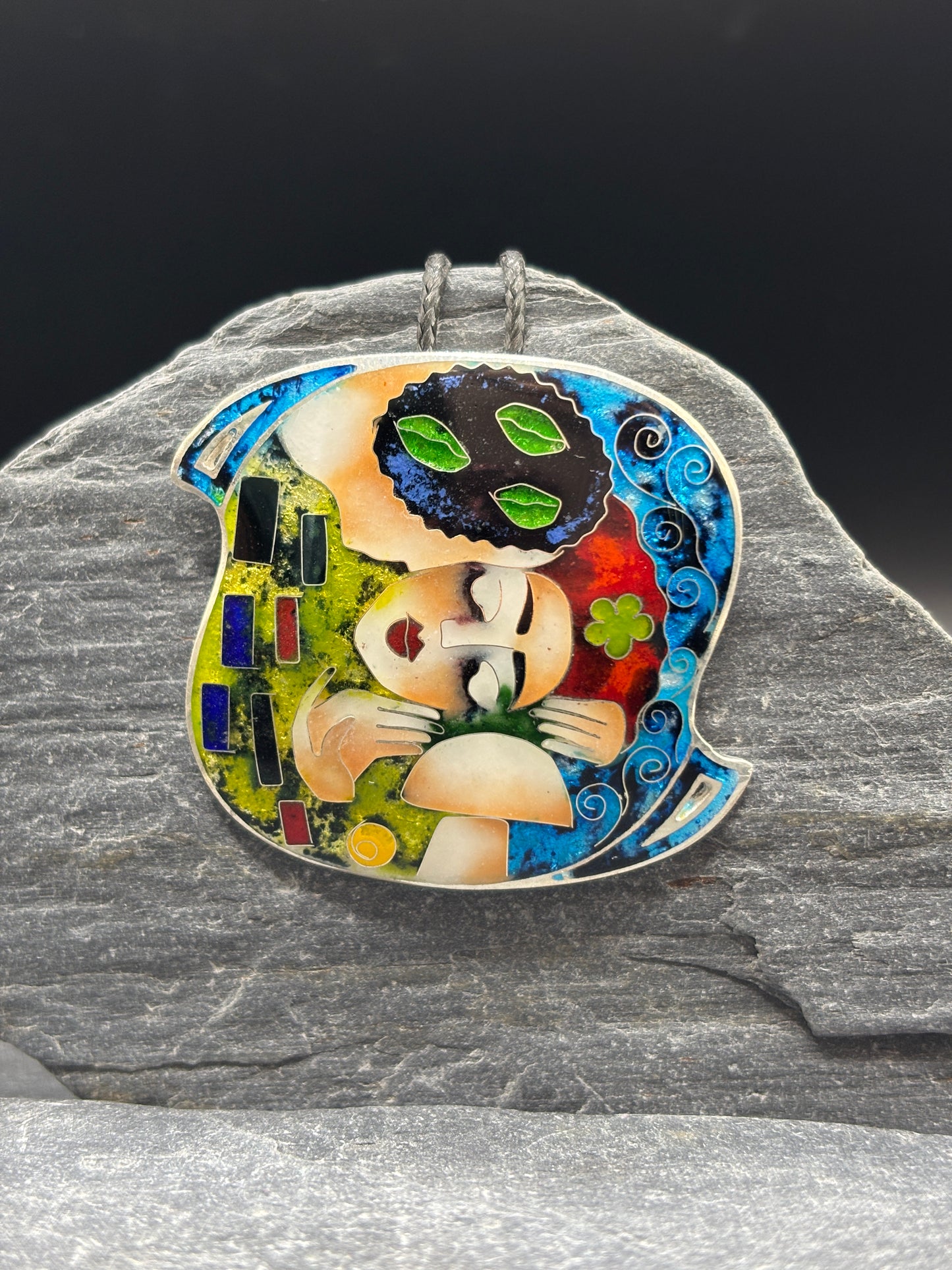 Pendant "The Kiss"