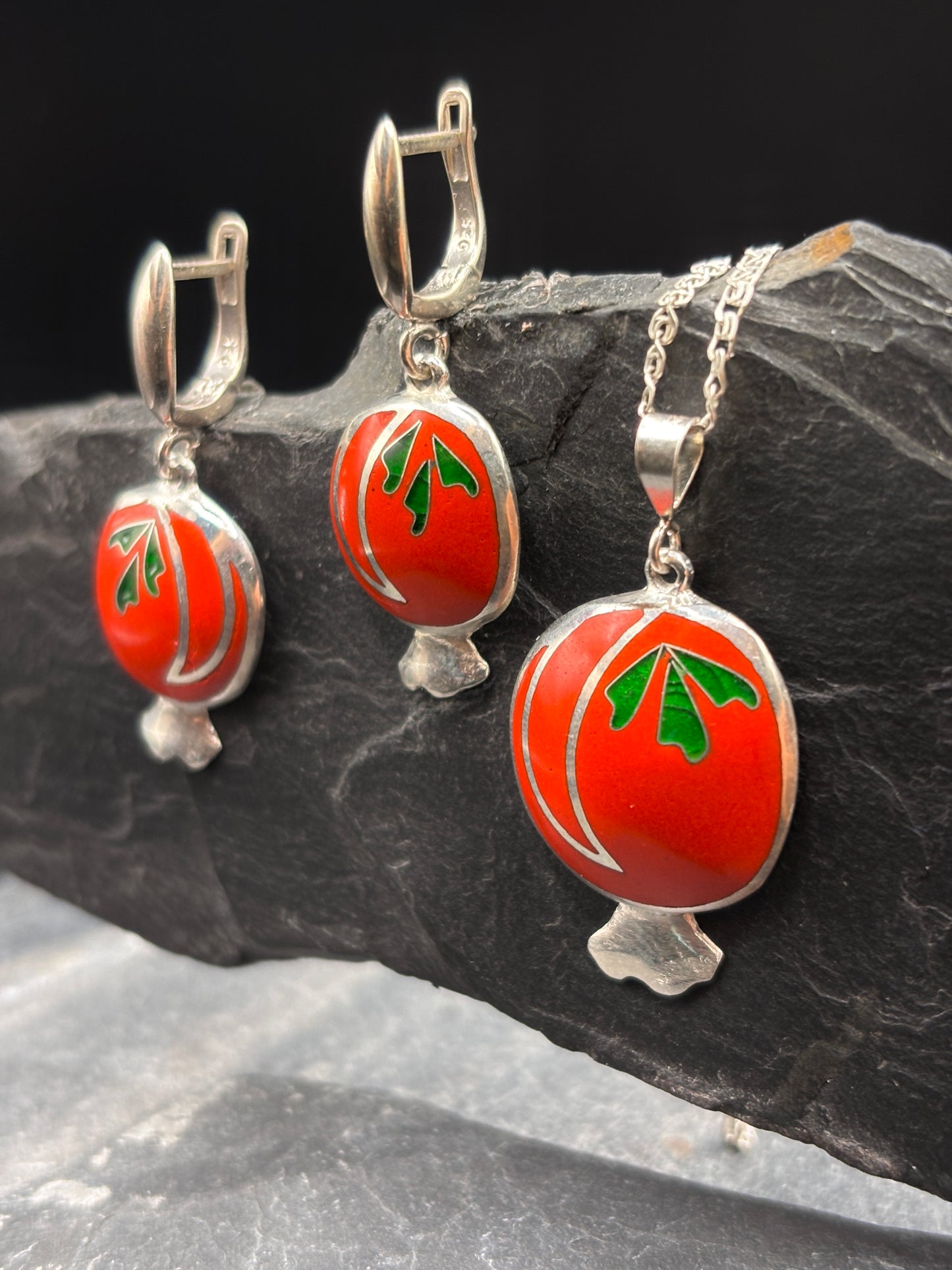 Set “Pomegranate Glow”