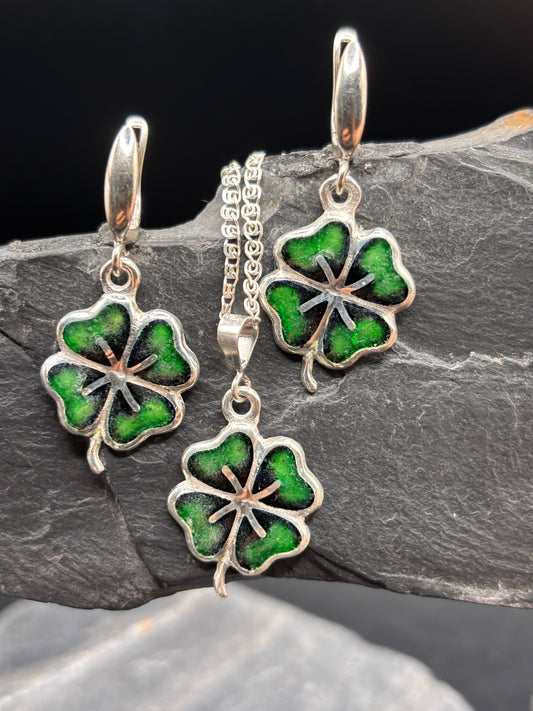 Set "Four-Leaf Clover"