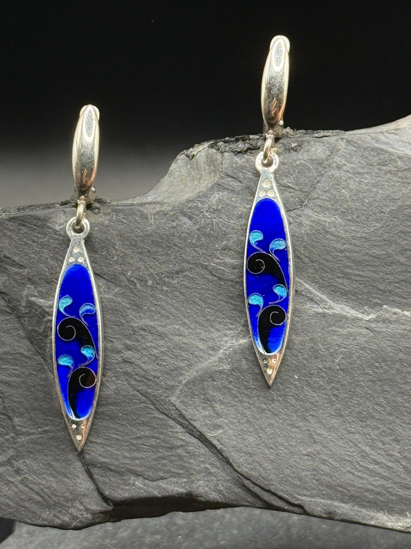 Серьги «Океанская ночь» — серебро минанкари и эмаль