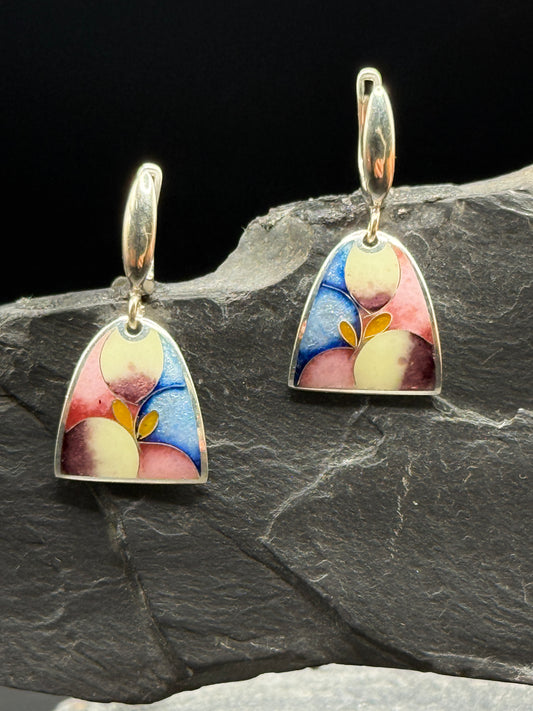 Kõrvarõngad “Pastellõis” – Minanqari hõbe ja email