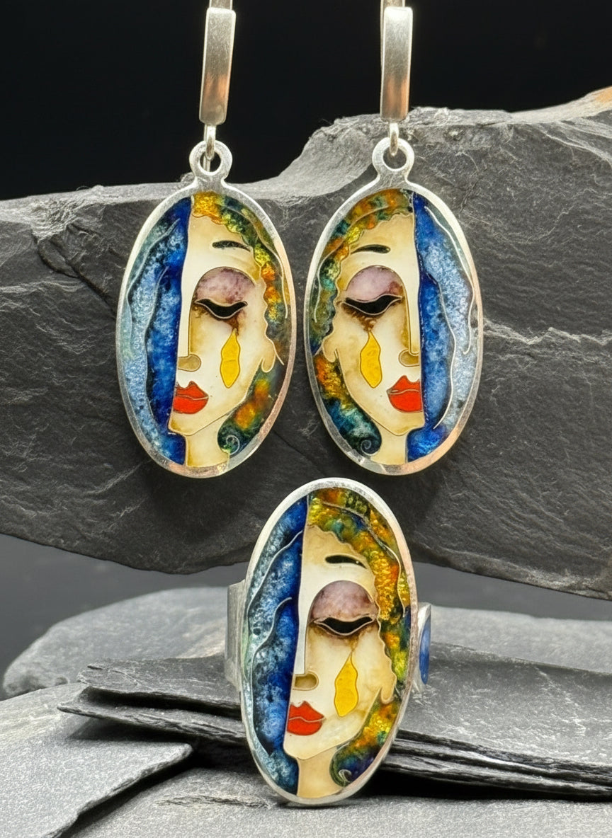 Ювелирные украшения «Золотые слезы» — Минанкари, серебро и эмаль.