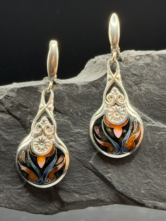 Kõrvarõngad "Kuninglik õis" - Minanqari hõbe ja email