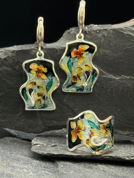 Golden Lily Minanqari Jewelry Set – Handmade Silver Enamel Earrings & Ring